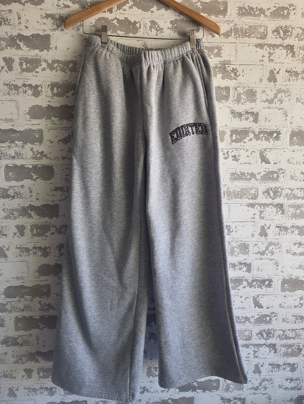 ​Edikted Grey Wide Leg Logo Sweatpants Size Small NWT